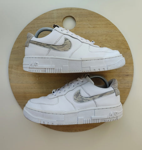 Nike Air Force One Pixel White/Zebra T.39