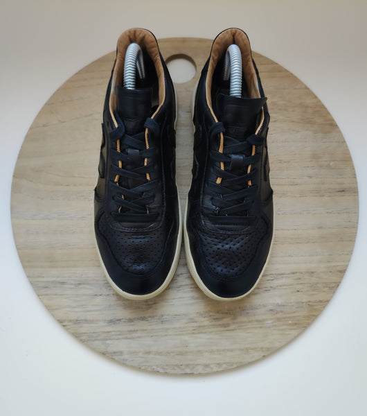 Veja V-10 Bastille Black/Natural T.36