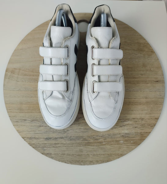 Veja V-LOCK White/Black T.37