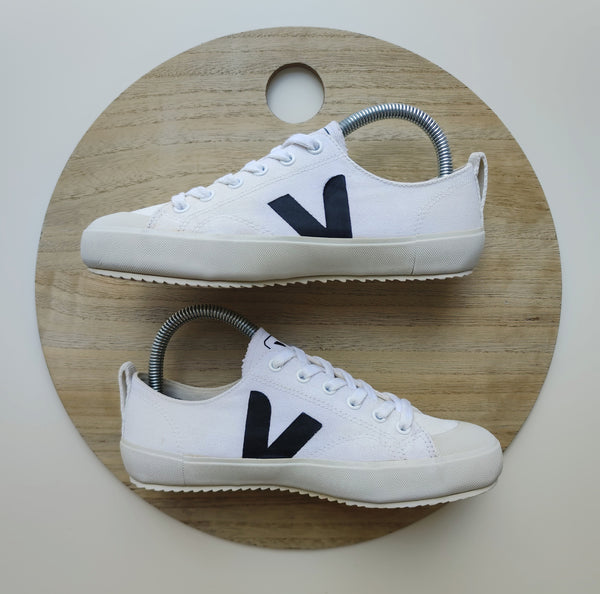 Veja Wata White/Black T.37