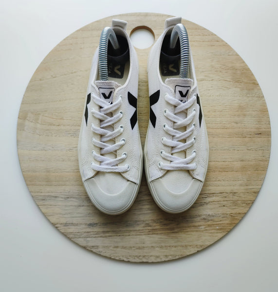 Veja Wata White/Black T.37
