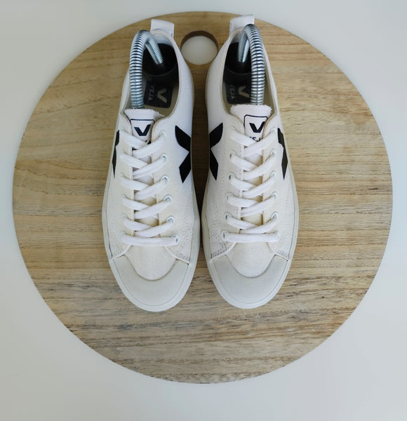 Veja Wata White/Black T.37