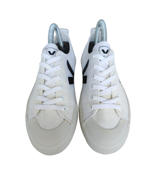 Veja Wata White/Black T.37