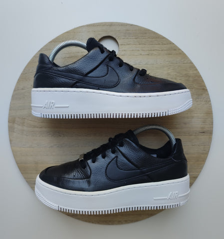 Nike Air Force One Sage Low Black/White T.38