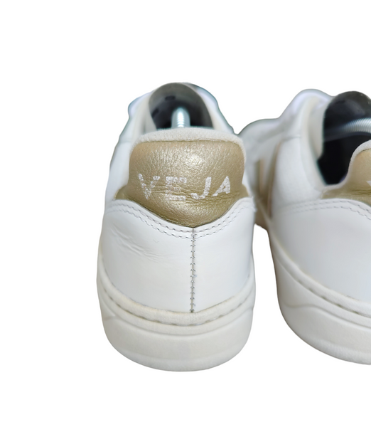Veja V-10 White/Gold T.38