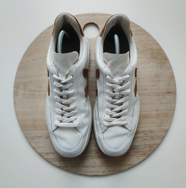 Veja V-12 White/Camel T.41