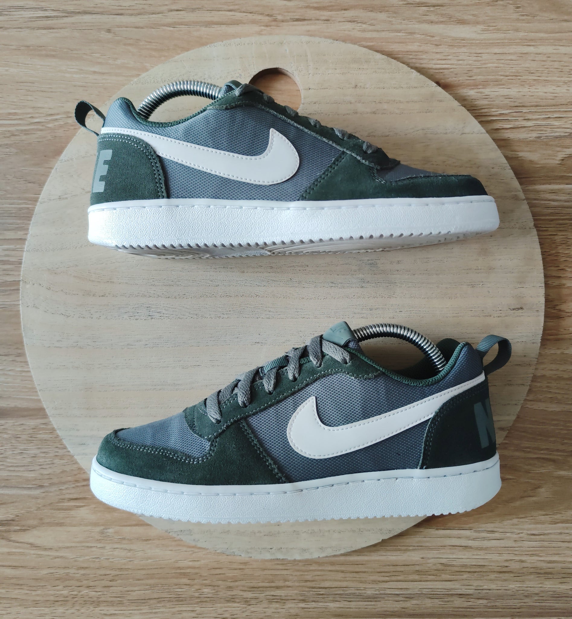 Nike Court Borough Low Mineral Spruce/White T.38.5