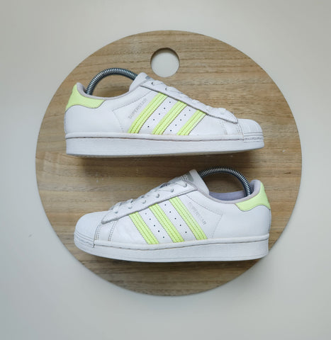 Adidas Superstar White/Hi-Res Yellow/Metallic Silver T.37 1/3