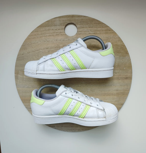 Adidas Superstar White/Hi-Res Yellow/Metallic Silver T.37 1/3