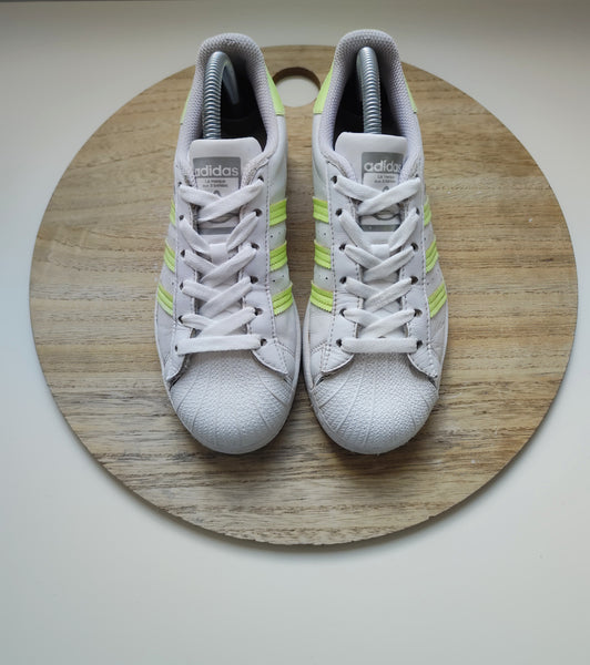Adidas Superstar White/Hi-Res Yellow/Metallic Silver T.37 1/3