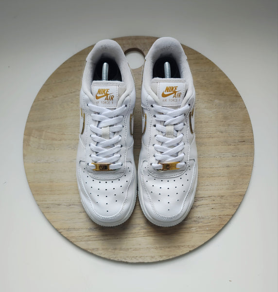 Nike Air Force One Low 07 ESS White/Metallic Gold T.38