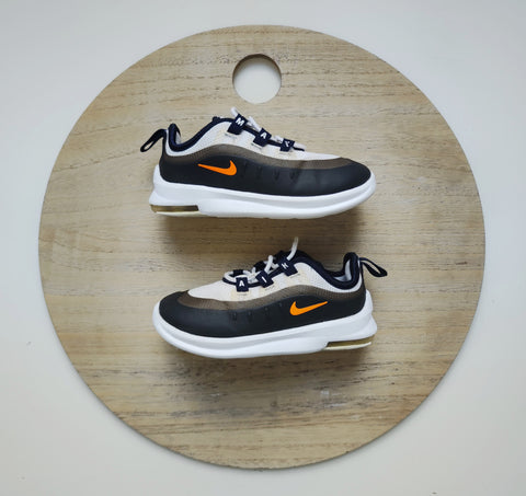 Nike Air Max Axis White T.25