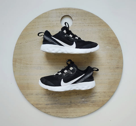 Nike Element 55 Black/White T.26