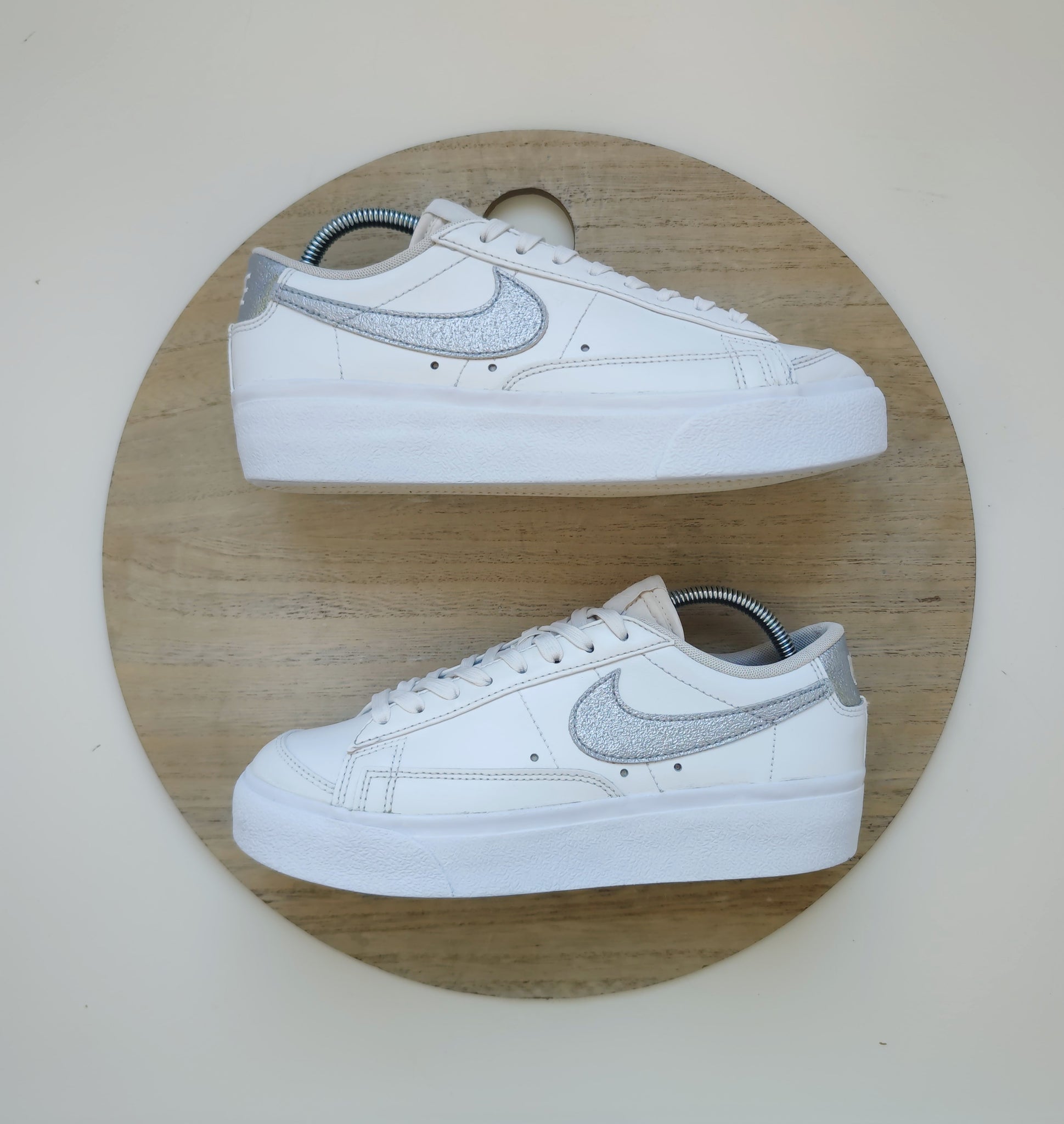 Nike Blazer Low Platform Summit White/Metallic Silver T.37.5